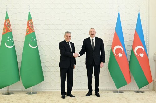 Qurbanqulu Berdiməhəmmədov İƏT-in Zirvə görüşünün Xankəndidə uğurla keçirilməsi münasibətilə Azərbaycanı təbrik edib