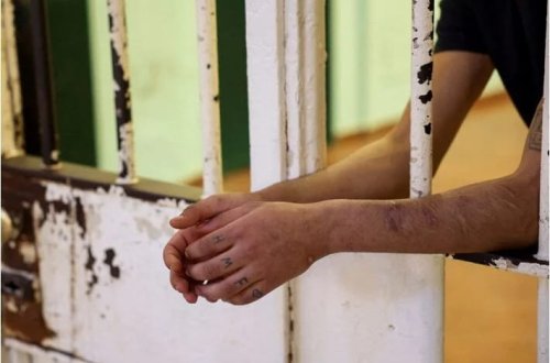 İtaliyada minlərlə məhbus azadlığa buraxılacaq