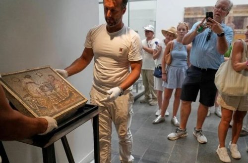 80 illik sirr açıldı: Oğurlanmış erotik mozaika vətəninə qaytarıldı