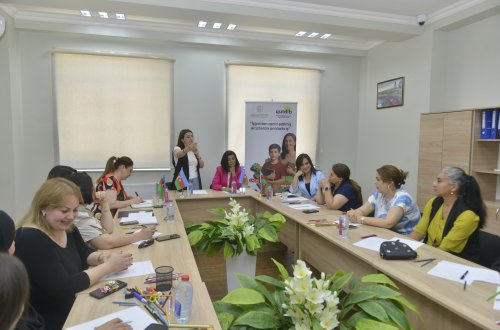 Zəngilanda analar üçün maarifləndirmə və psixoloji dəstək təlimləri keçirildi (FOTO)