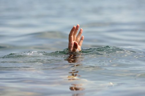 Masallıda 20 yaşlı oğlan balıq tutmağa getdiyi kanalda boğularaq ölüb