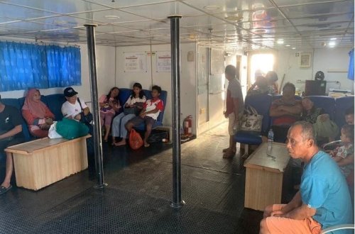 Sərnişin bərəsi yanıb: 5 nəfər ölüb 