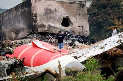 Təyyarə qəzasında ölənlərin cəsədləri qarışıb