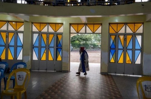 Kilsədə dindarlara hücum: Ən azı 38 ölü