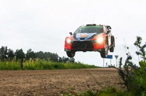 Avtomobil rallisi faciəsi: 2 tamaşaçı həlak olub