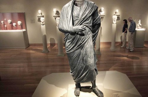 Mark Avreli heykəli 65 ildən sonra vətəni Türkiyəyə qaytarıldı