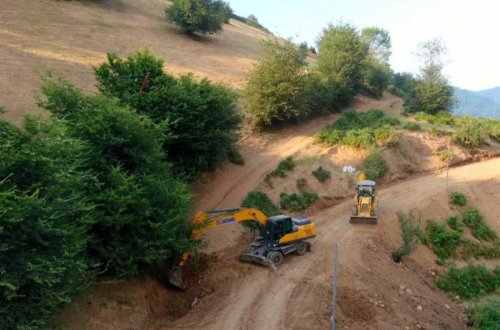 Lerikdə iki yaşayış məntəqəsini birləşdirən avtomobil yolu əsaslı təmir olunacaq - SƏRƏNCAM