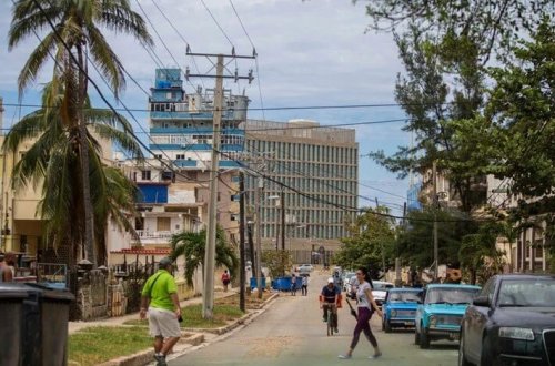 Kubada bir ilk: Özəl sektor pərakəndə satışda hökuməti üstələyir 