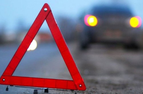 Qaradağda avtoqəza olub, 64 yaşlı kişi avtomobildə sıxılı vəziyyətdə qalıb