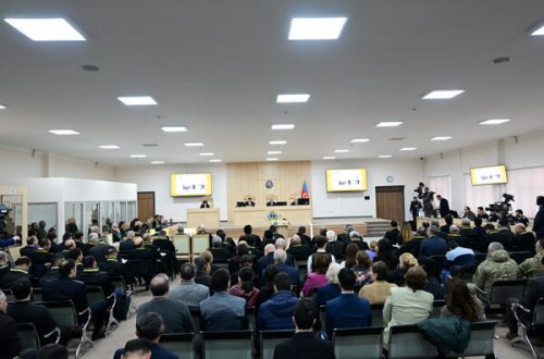 Ermənistan silahlı qüvvələrinin Mingəçeviri raket atəşinə tutması nəticəsində zərərçəkmiş şəxslər məhkəmədə ifadə veriblər