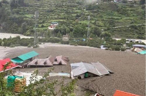 Hindistan və Çini daşqınlar vurdu: 4 nəfər ölüb, onlarla insan itkin düşüb