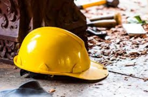 Bakıda TİKİNTİDƏ FACİƏ: Usta hündürlükdən yıxılıb öldü