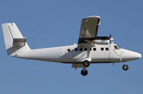 Saxalində sərnişin təyyarəsi qəza enişi edib