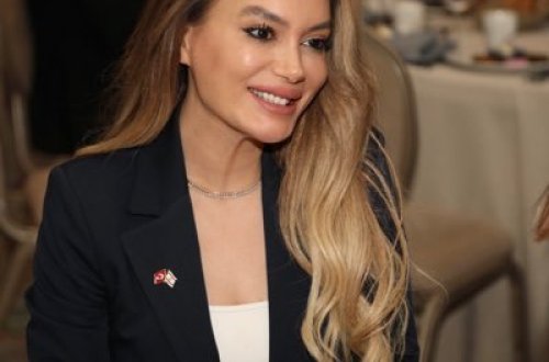 Йешим Ерылмаз награждена почетным дипломом