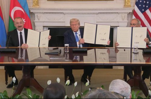 İlham Əliyev, Donalda Tramp, Nikol Paşinyan üçtərəfli sənəd imzaladı