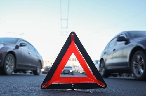 Traktorla minik maşını toqquşdu - Xəsarət alanlar var