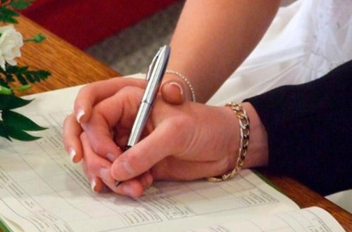 Qızları erkən yaşda nişanlayan valideynlər də CƏZALANDIRILCAQ – RƏSMİ