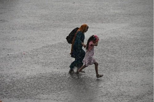 Hindistanda daşqınlar: Ən azı 40 ölü, 120-dən çox yaralı var