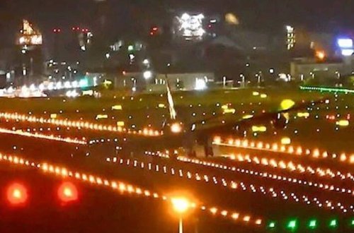 Təyyarənin qanadı uçuş zolağına sürtülüb