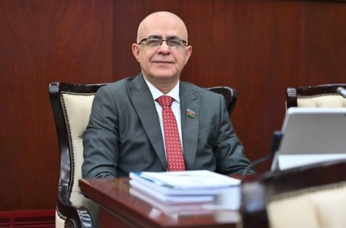 Elçin Mirzəbəyli: 