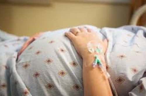 18 yaşına çatmayan qadınlar tərəfindən dünyaya gətirilən uşaqların sayı azalıb