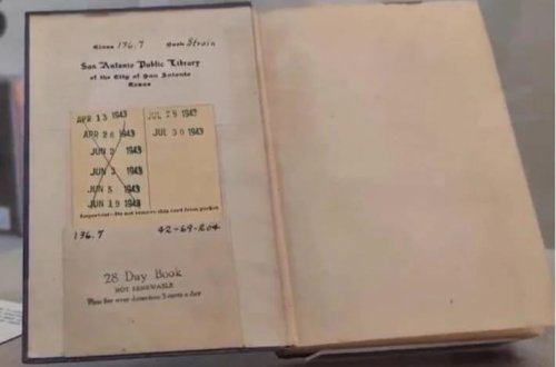 Kitabxanadan götürülmüş kitab 82 ildən sonra geri qaytarılıb