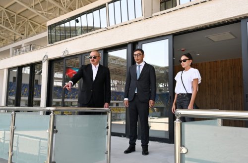 Prezident və birinci xanım Gəncə stadionunda tikinti işlərinin gedişi ilə tanış olublar - YENİLƏNİB