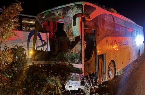Türkiyədə avtobus qəzaya uğrayıb, ölən və yaralananlar var