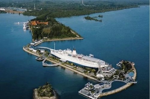 Dünyanın ən qədim kruiz gəmisi 18 milyon dollara lüks otelə çevrildi