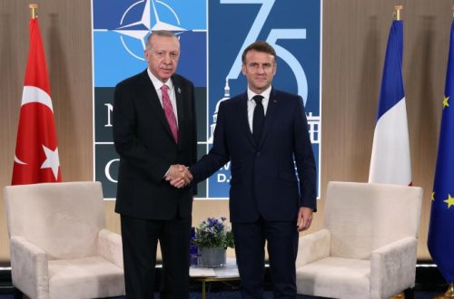 Ərdoğan Makronla telefonla danışdı