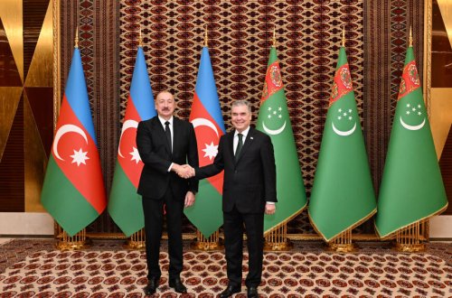 Prezident İlham Əliyevin Türkmənistan Xalq Məsləhətinin sədri ilə təkbətək görüşü başlayıb - FOTO