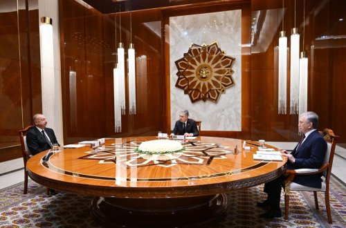 Prezident İlham Əliyev, Qurbanqulu Berdiməhəmmədov və Şavkat Mirziyoyevin iştirakı ilə sənədlərin imzalanması mərasimi olub