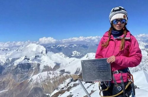 Rusiyalı alpinist 4 il əvvəl həyat yoldaşının öldüyü yüksəklikdə vəfat edib