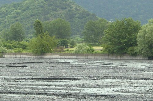 Qobustanda çayda 3 nəfər boğuldu - araşdırma başladılıb