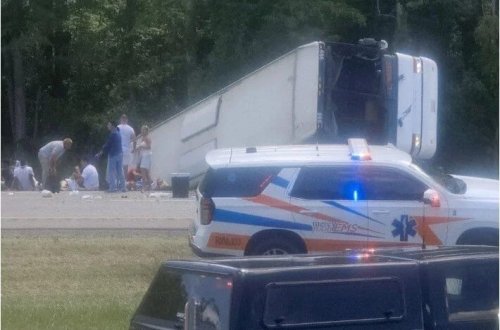 Nyu-Yorkda tur avtobusu aşıb: 5 nəfər ölüb