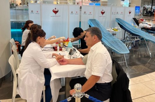 Könüllü qanvermə aksiyasında Milli Məclisin deputatı Məzahir Əfəndiyev də iştirak edib