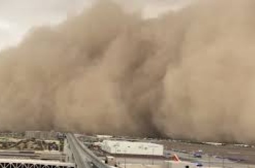 Qum fırtınası ABŞ-də hava limanına ziyan vurub