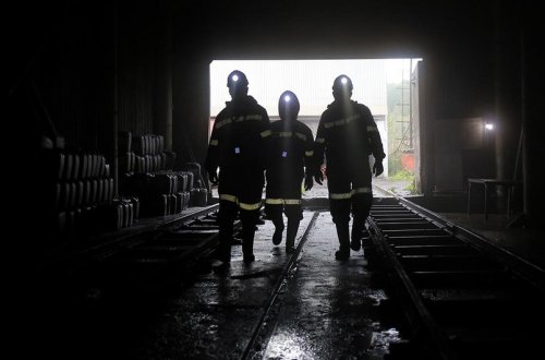 Rusiyada kömür sənayesində böhran - 17 müəssisə fəaliyyətini dayandırıb