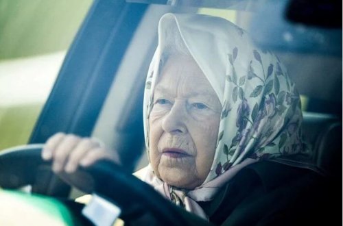 Kraliçanın az işlənmiş avtomobili rekord qiymətə satılıb