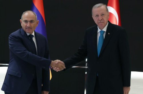 Ərdoğan Paşinyanla görüşdü