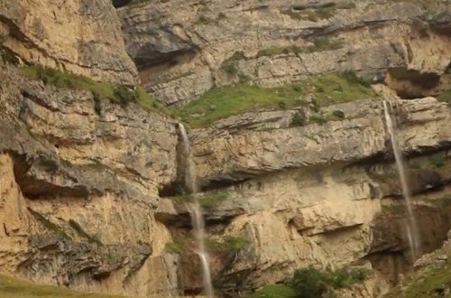 Gədəbəy sakini qayalıqdan yıxılıb ÖLDÜ