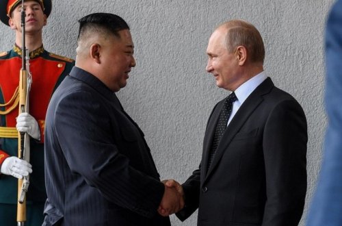 Putin və Kim Çen In arasında görüş keçirirlir