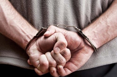 Polis Bakıda dələduzluq edən şəxsləri saxladı