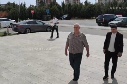 Şərurlu İsfəndiyar məhkəməyə belə gəldi - VİDEO