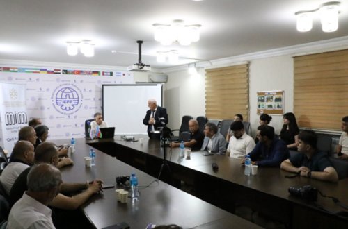 Sülhə aparan Zəngəzur yolu – Dəyirmi Masa keçirilib