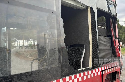 Daha bir yük maşını QƏZASI: avtobusla toqquşdu - yaralananlar var - FOTO