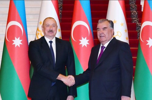 İlham Əliyev Tacikistan Prezidentini təbrik etdi