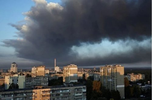 Rusiya Kiyevi vurdu: Hökumət binasında yanğın baş verdi