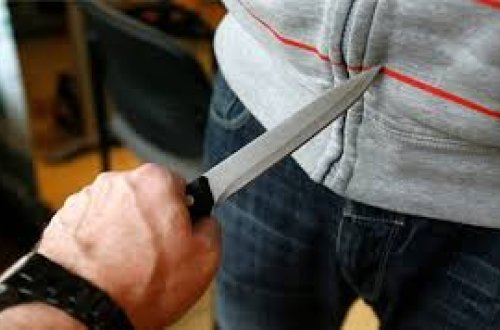 Mingəçevirdə məktəblilər arasında dava: 11-ci sinif şagirdi bıçaqlandı