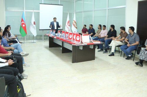 Pakistanlı MBA tələbələri “Ulduz” şokolad fabrikində istehsalat turunda iştirak ediblər